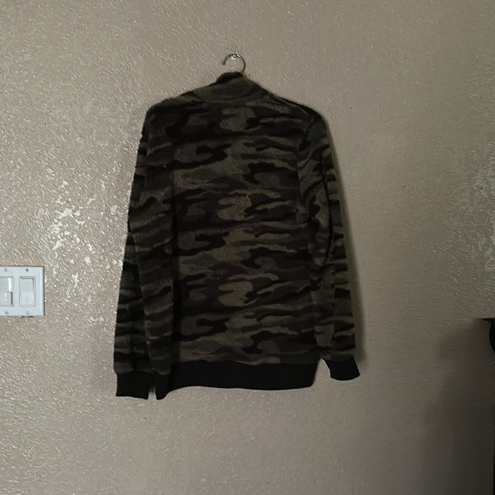 Camo soft pullover large - Picture 3 of 3